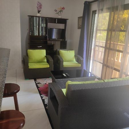 Sue-Etoile Self Catering Apartment Pointe Au Sel Екстериор снимка